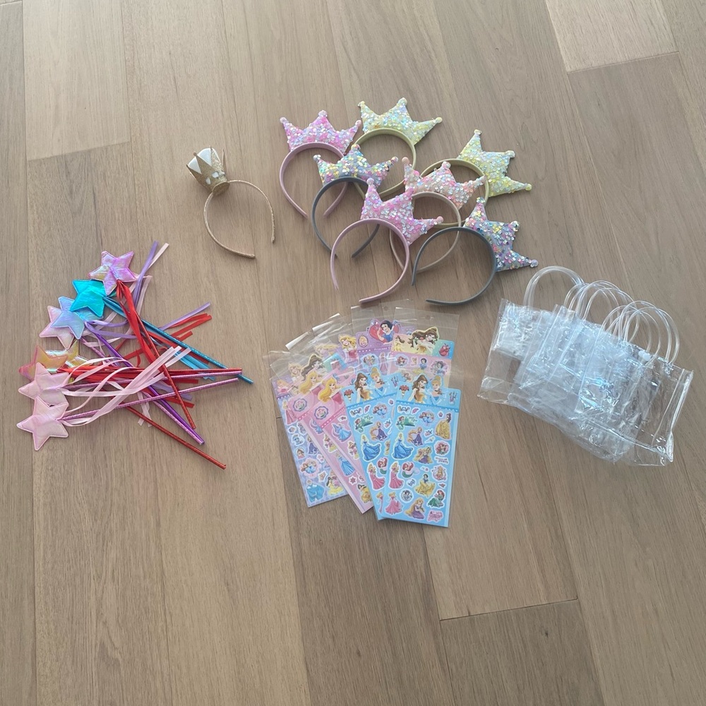 Princess themed loot bags and fillers for 8 guests- 32 pieces